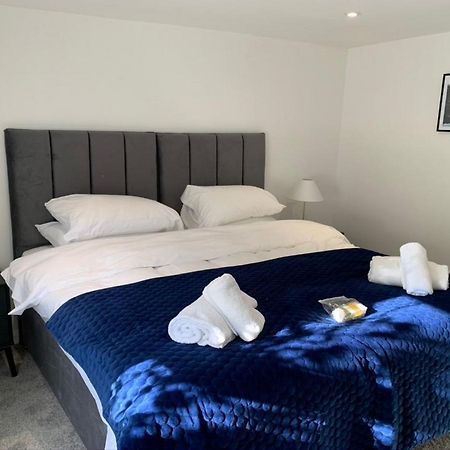 The White House Flat By Select Sa Apartment เรดดิ้ง ภายนอก รูปภาพ
