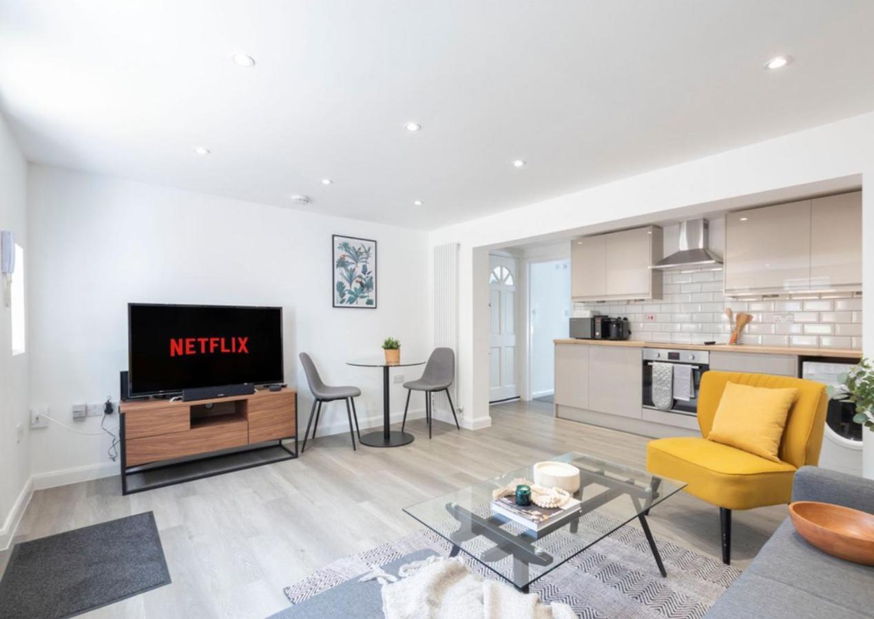 The White House Flat By Select Sa Apartment เรดดิ้ง ภายนอก รูปภาพ