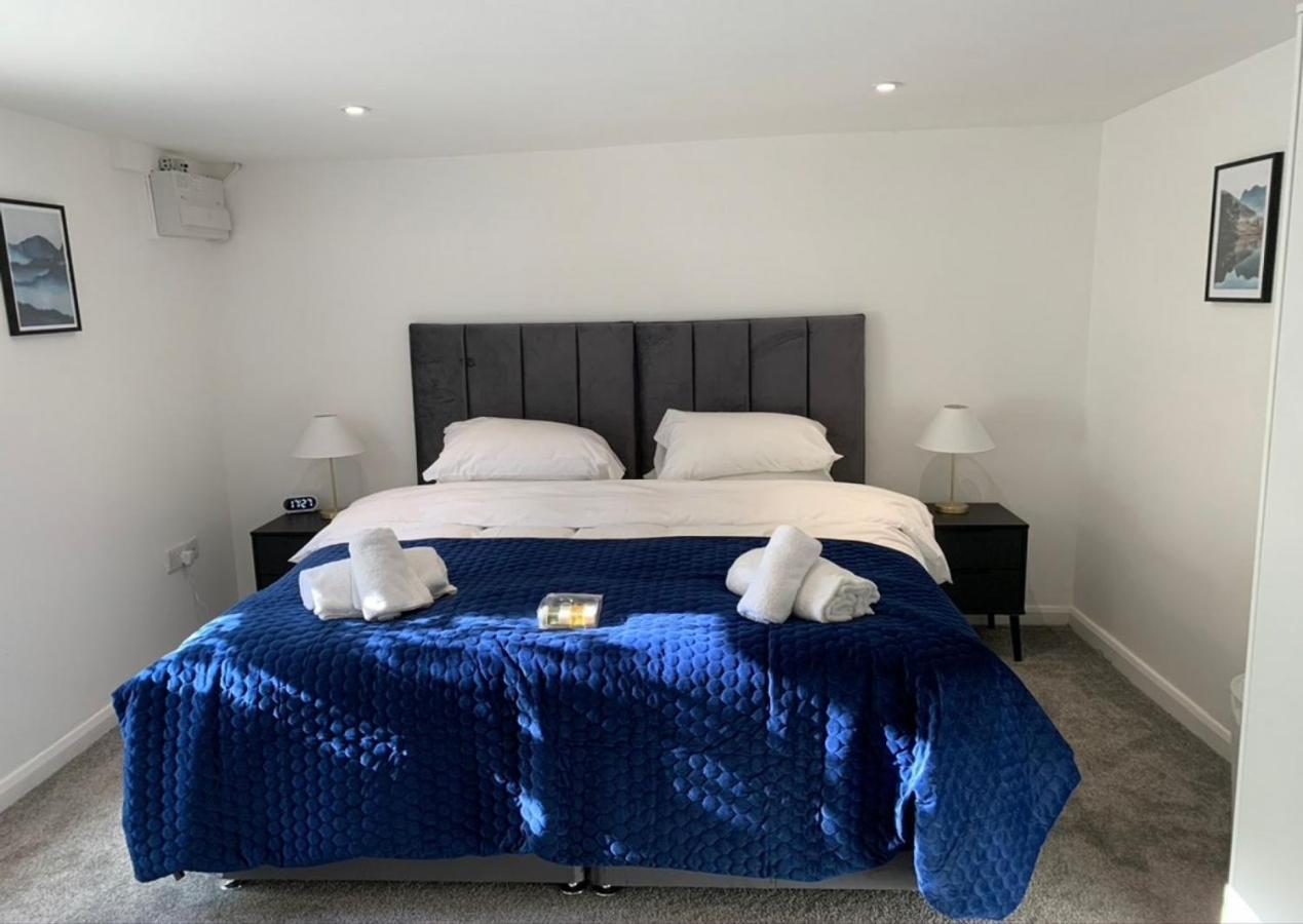 The White House Flat By Select Sa Apartment เรดดิ้ง ภายนอก รูปภาพ