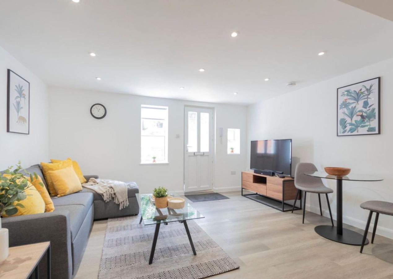 The White House Flat By Select Sa Apartment เรดดิ้ง ภายนอก รูปภาพ