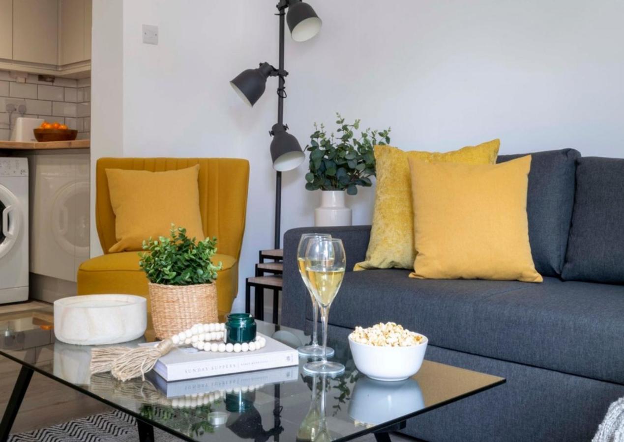 The White House Flat By Select Sa Apartment เรดดิ้ง ภายนอก รูปภาพ